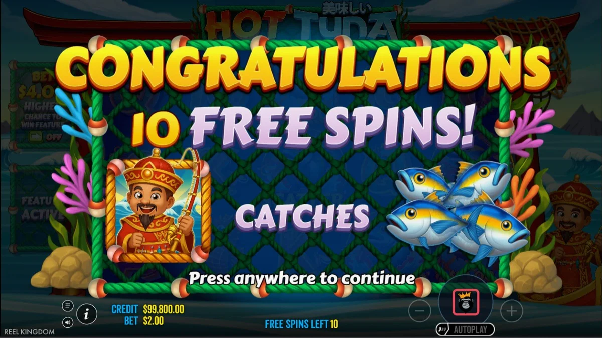 Pemandangan layar permainan slot Hot Tuna dengan nelayan ceria dan latar belakang laut.